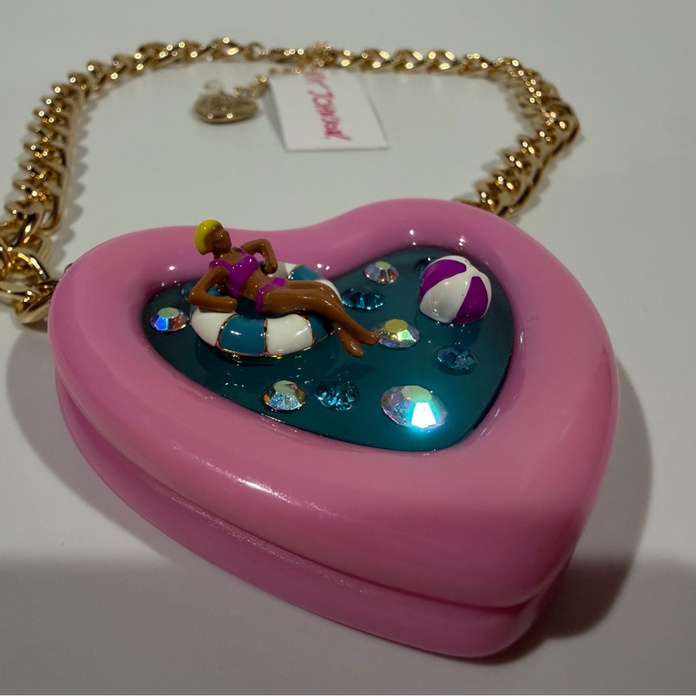 Rare NWT Betsey Johnson Pink Heart Gold Chain Pool Party Pendant Necklace - Picture 3 of 6
